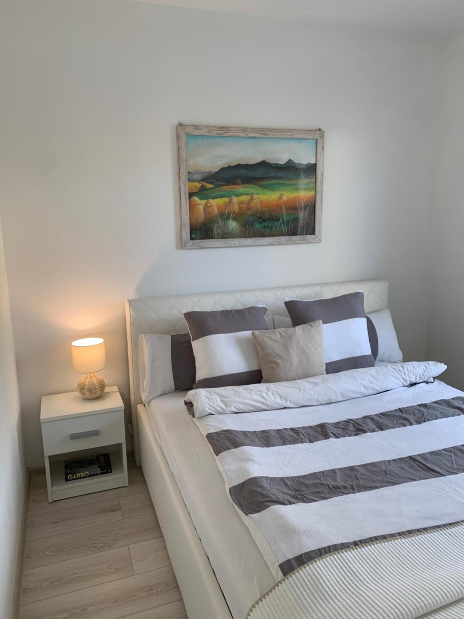 Aura Home Grywald 外观 照片